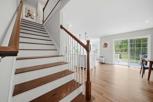 12 Sandybrook Drive, Raymond, NH 03077