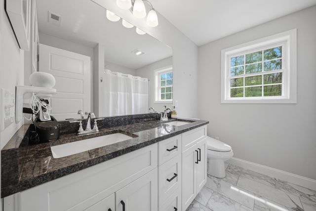12 Sandybrook Drive, Raymond, NH 03077