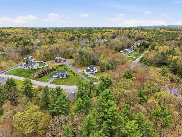 12 Sandybrook Drive, Raymond, NH 03077