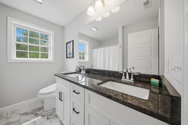 12 Sandybrook Drive, Raymond, NH 03077