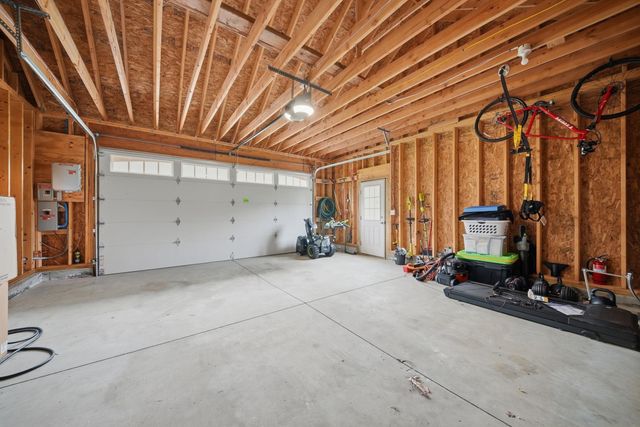12 Sandybrook Drive, Raymond, NH 03077