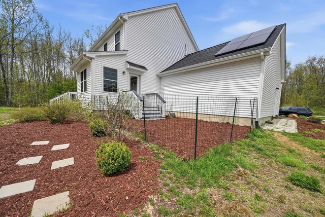 12 Sandybrook Drive, Raymond, NH 03077
