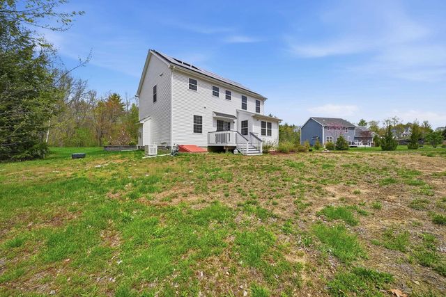 12 Sandybrook Drive, Raymond, NH 03077
