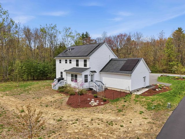 12 Sandybrook Drive, Raymond, NH 03077