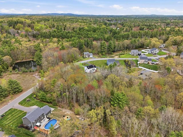12 Sandybrook Drive, Raymond, NH 03077