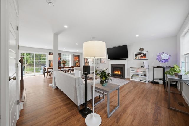 12 Sandybrook Drive, Raymond, NH 03077