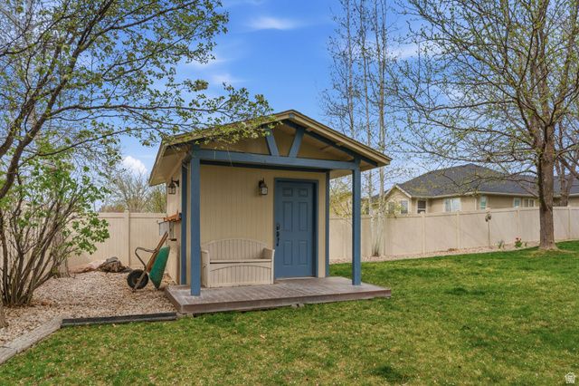 2071 W 2200 S, Syracuse, UT 84075