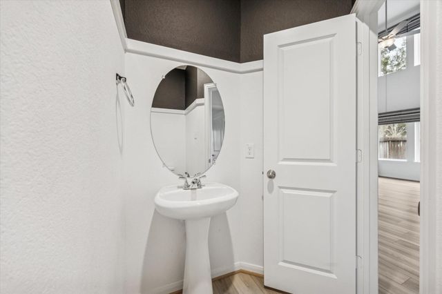 215 Freeman Boulevard, West Columbia, TX 77486