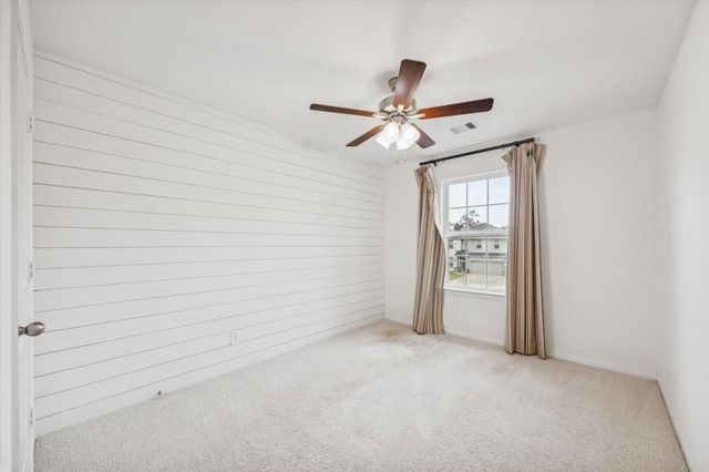 215 Freeman Boulevard, West Columbia, TX 77486