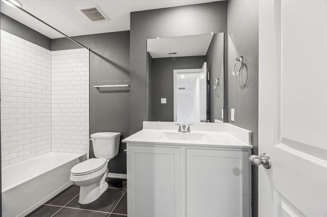 215 Freeman Boulevard, West Columbia, TX 77486