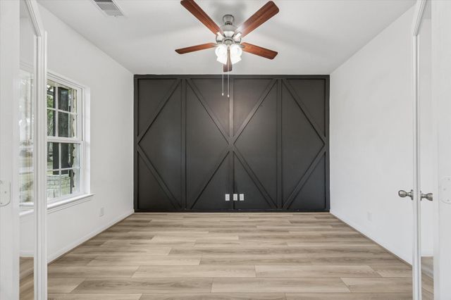 215 Freeman Boulevard, West Columbia, TX 77486