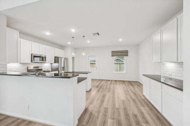 215 Freeman Boulevard, West Columbia, TX 77486