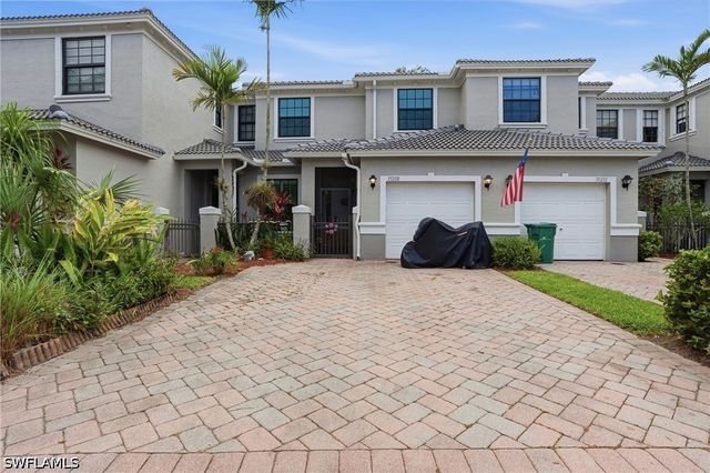15208 Summit Place CIR, Naples, FL 34119