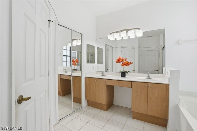 15208 Summit Place CIR, Naples, FL 34119