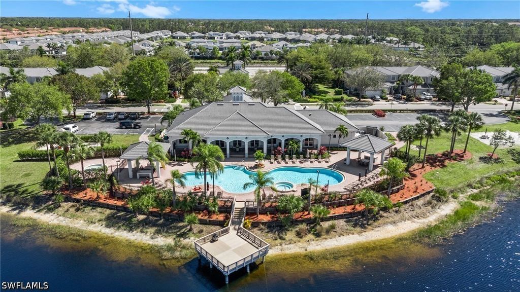 15208 Summit Place CIR, Naples, FL 34119