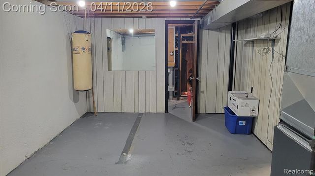 39370 Donald Street, Livonia, MI 48154