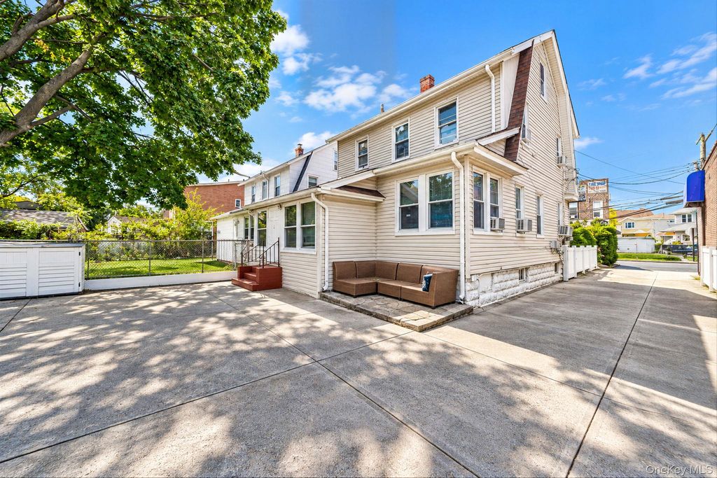 13880 Francis Lewis Boulevard, Rosedale, NY 11422 — exterior