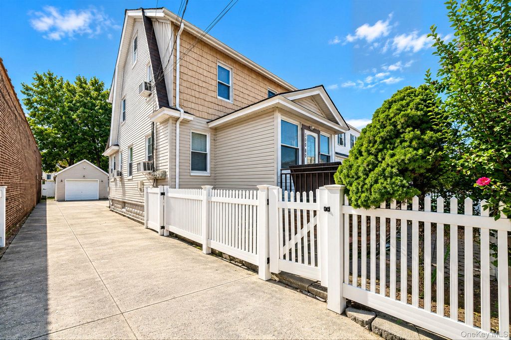 13880 Francis Lewis Boulevard, Rosedale, NY 11422 — photo 4