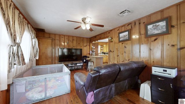 1709 Farmer Avenue, Murray, KY 42071