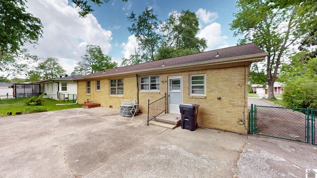 1709 Farmer Avenue, Murray, KY 42071