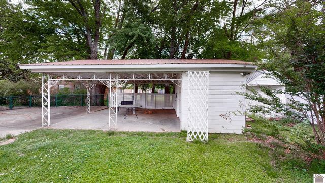 1709 Farmer Avenue, Murray, KY 42071