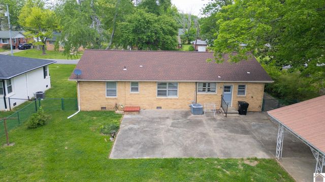 1709 Farmer Avenue, Murray, KY 42071