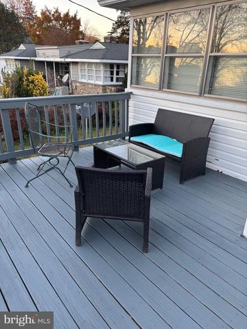 104 E WASHINGTON ST, Remington, VA 22734