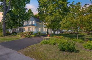 65 Oxford Ave, Haverhill, MA 01835