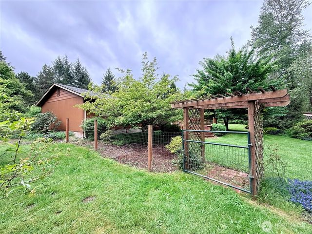 31808 Hinkleman Road S, Roy, WA 98580