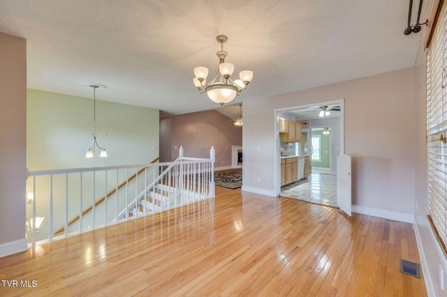 206 Persimmon Lane, Jonesborough, TN 37659