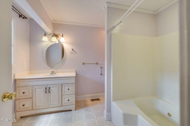 206 Persimmon Lane, Jonesborough, TN 37659