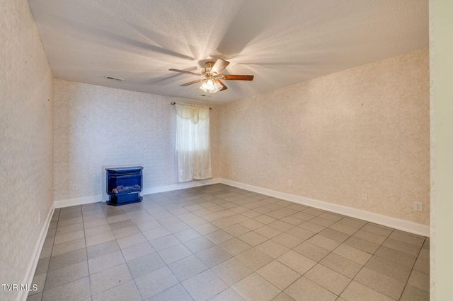 206 Persimmon Lane, Jonesborough, TN 37659