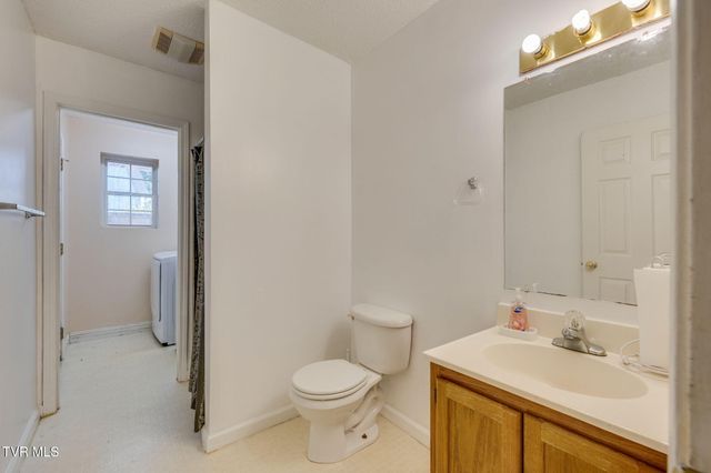 206 Persimmon Lane, Jonesborough, TN 37659