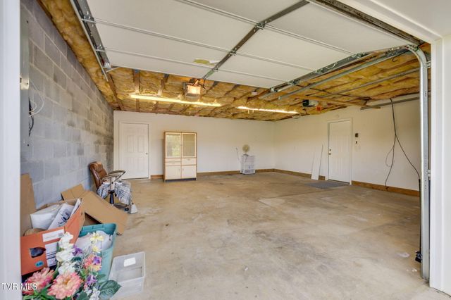 206 Persimmon Lane, Jonesborough, TN 37659