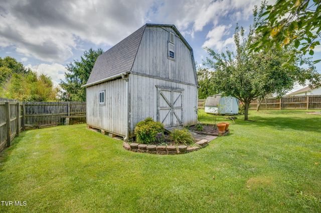 206 Persimmon Lane, Jonesborough, TN 37659
