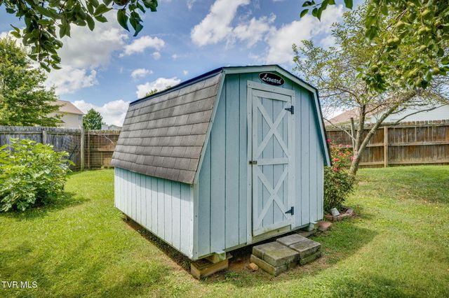 206 Persimmon Lane, Jonesborough, TN 37659
