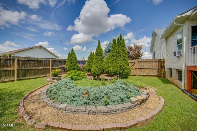 206 Persimmon Lane, Jonesborough, TN 37659