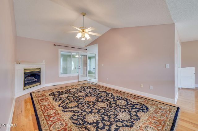 206 Persimmon Lane, Jonesborough, TN 37659