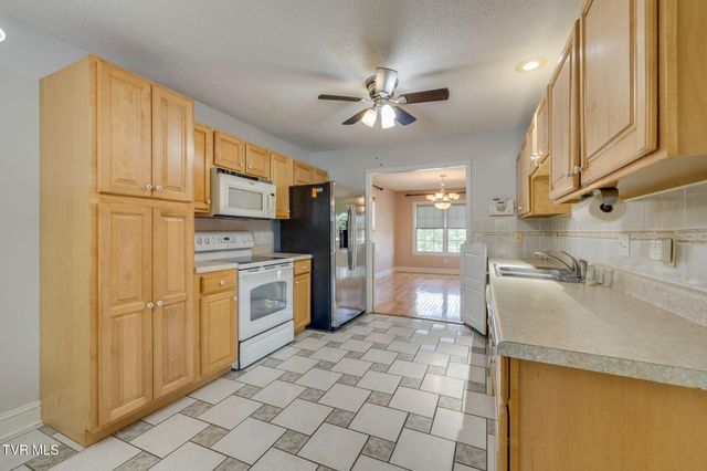 206 Persimmon Lane, Jonesborough, TN 37659