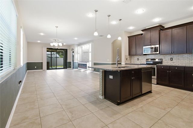 4738 WOODS LANDING LANE, Tampa, FL 33619