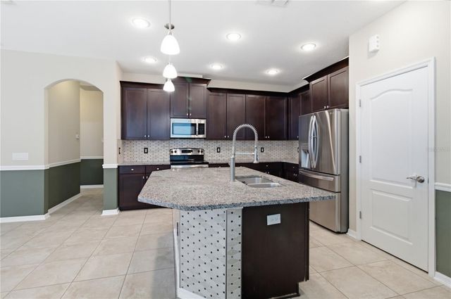 4738 WOODS LANDING LANE, Tampa, FL 33619
