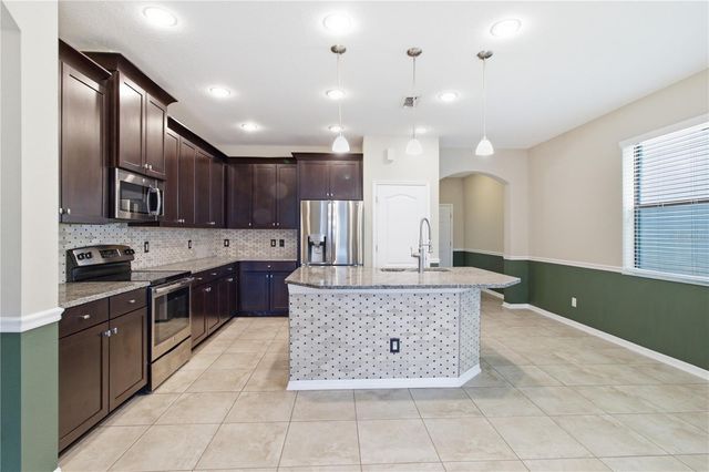 4738 WOODS LANDING LANE, Tampa, FL 33619
