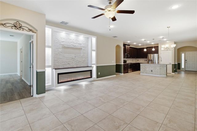 4738 WOODS LANDING LANE, Tampa, FL 33619