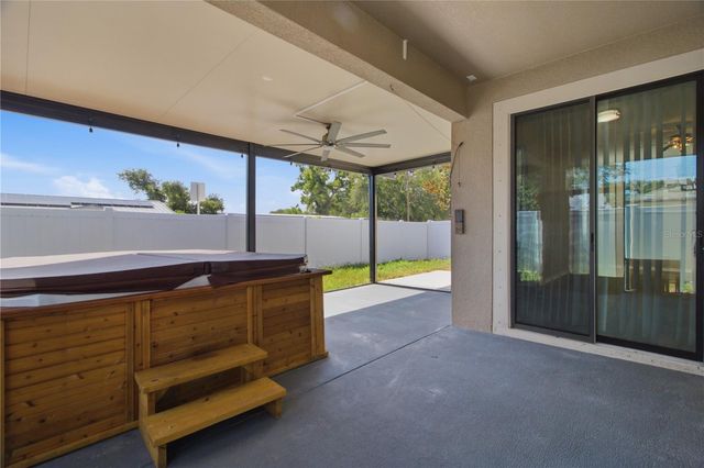 4738 WOODS LANDING LANE, Tampa, FL 33619
