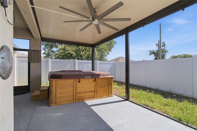 4738 WOODS LANDING LANE, Tampa, FL 33619
