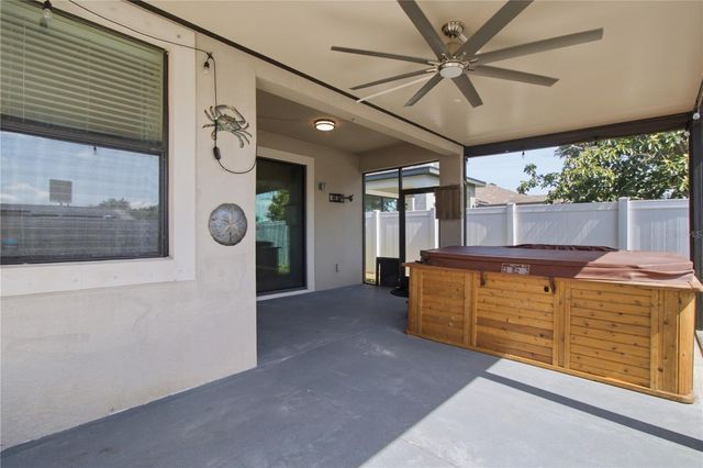 4738 WOODS LANDING LANE, Tampa, FL 33619