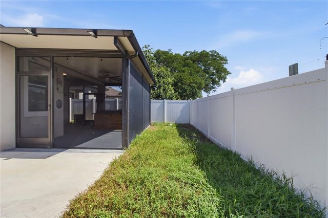 4738 WOODS LANDING LANE, Tampa, FL 33619