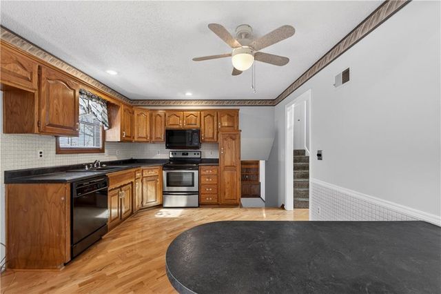 15200 W Ellsworth Court, Olathe, KS 66062