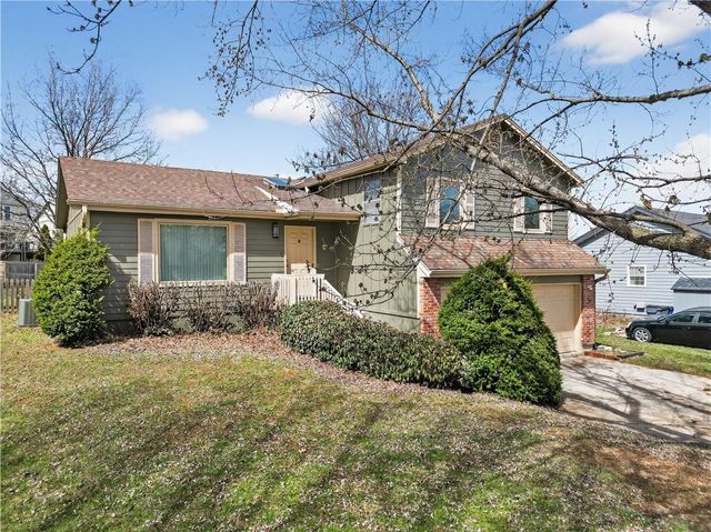 15200 W Ellsworth Court, Olathe, KS 66062