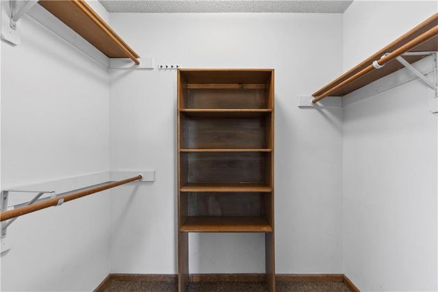 15200 W Ellsworth Court, Olathe, KS 66062